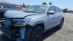 Salvaged Cars 2024 Volkswagen Atlas Cross SportVolkswagen