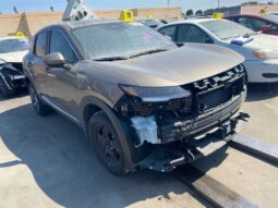 Salvaged Cars 2025 Nissan Kicks MPVNissan