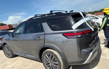 Salvaged Cars 2023 Nissan PathfinderNissan