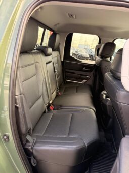 
										TOYOTA TUNDRA SR5 4×4 full									