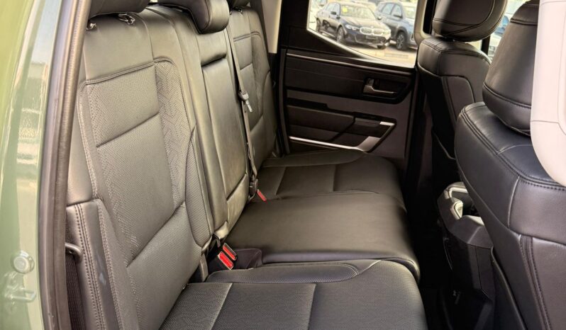 
								TOYOTA TUNDRA SR5 4×4 full									