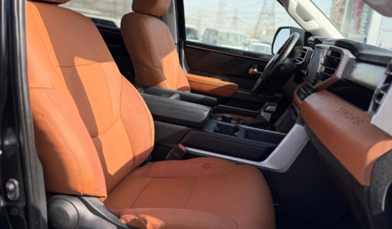 
								Toyota Tundra CREWMAX SR5 4WD full									