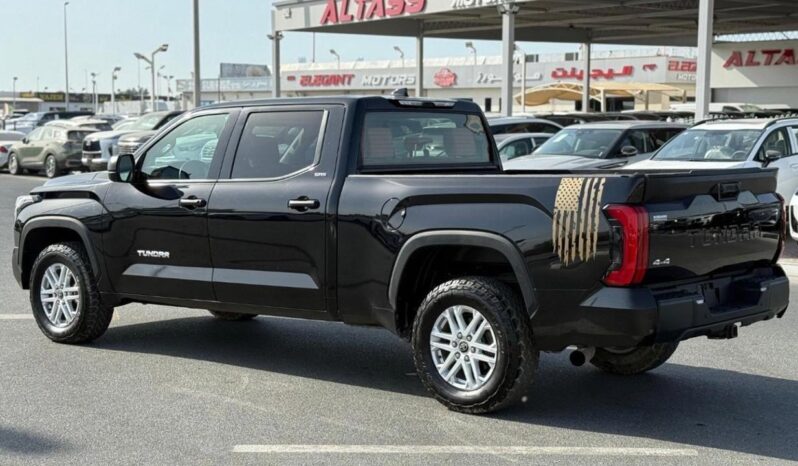 
								Toyota Tundra CREWMAX SR5 4WD full									