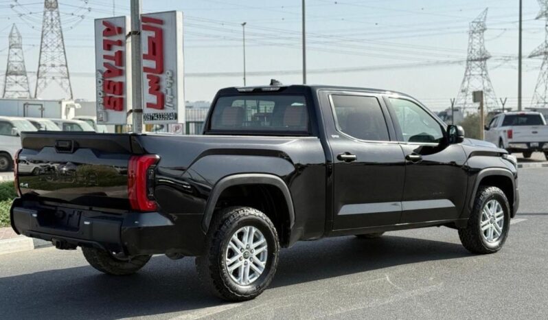 
								Toyota Tundra CREWMAX SR5 4WD full									