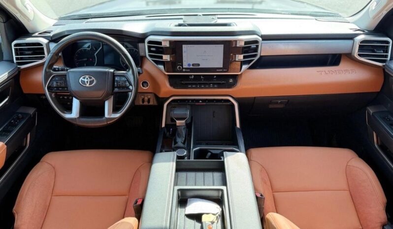 
								Toyota Tundra CREWMAX SR5 4WD full									