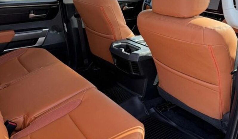 
								Toyota Tundra CREWMAX SR5 4WD full									