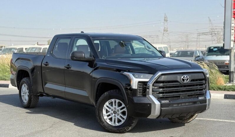 
								Toyota Tundra CREWMAX SR5 4WD full									