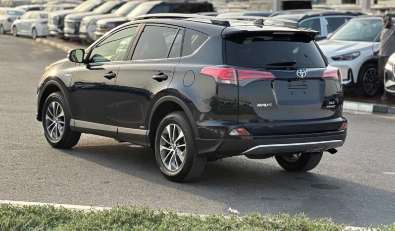 
								Toyota RAV4 Hybrid XLE 2.5L full									