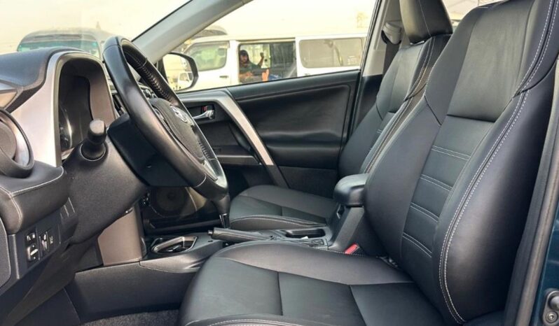 
								Toyota RAV4 Hybrid XLE 2.5L full									