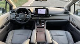 Toyota Sienna XLE Hybrid Sunroof Full Option 2022