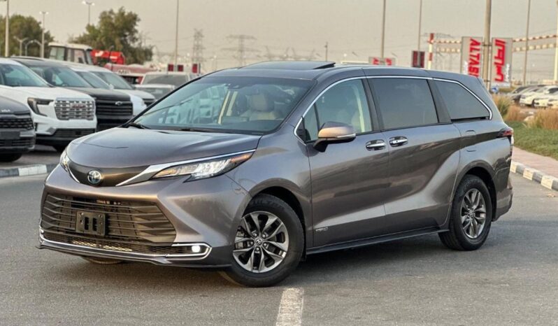 
								Toyota Sienna XLE Hybrid Sunroof Full Option 2022 full									