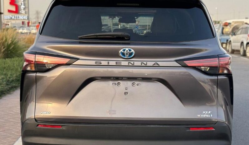
								Toyota Sienna XLE Hybrid Sunroof Full Option 2022 full									