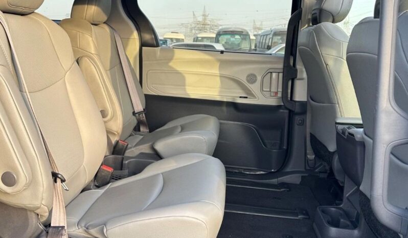 
								Toyota Sienna XLE Hybrid Sunroof Full Option 2022 full									