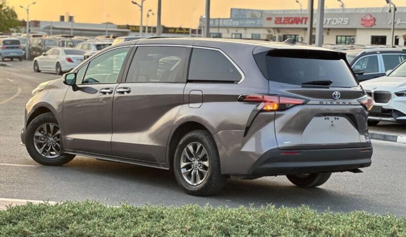 
								Toyota Sienna XLE Hybrid Sunroof Full Option 2022 full									