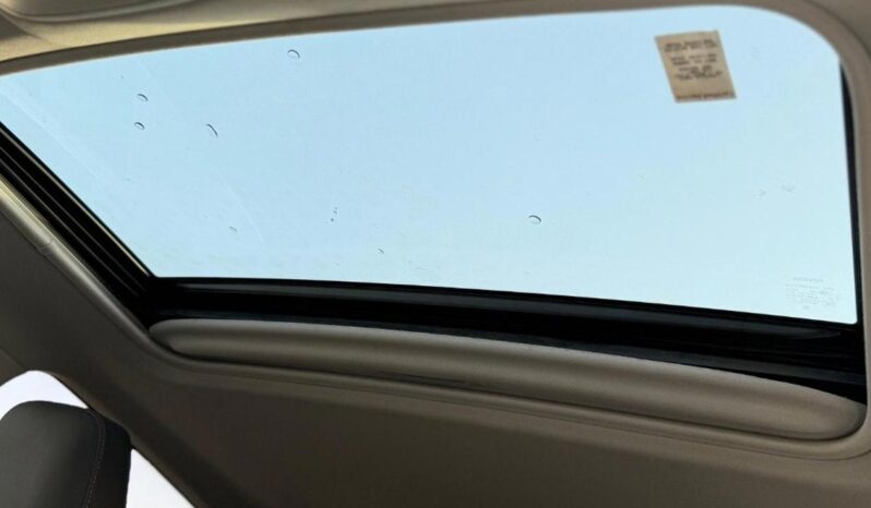 
								Toyota RAV4 Hybrid XLE 2.5L,sunroof,leather seats Full option full									