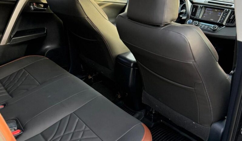 
								Toyota RAV4 Hybrid XLE 2.5L,sunroof,leather seats Full option full									