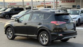 Toyota RAV4 Hybrid XLE 2.5L,sunroof,leather seats Full option