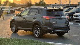 Toyota RAV4 Hybrid XLE Full Option Sunroof,push start,leather seats 2018