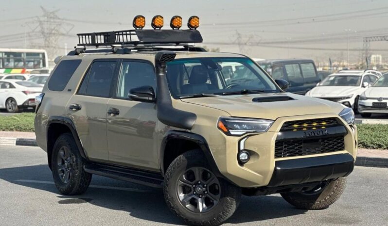
								Toyota 4Runner SR5 Premium full									