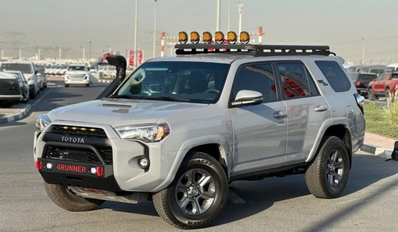 
								Toyota 4Runner TRD Off Road full									
