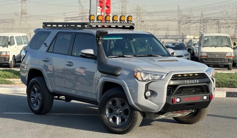 
								Toyota 4Runner TRD Off Road full									