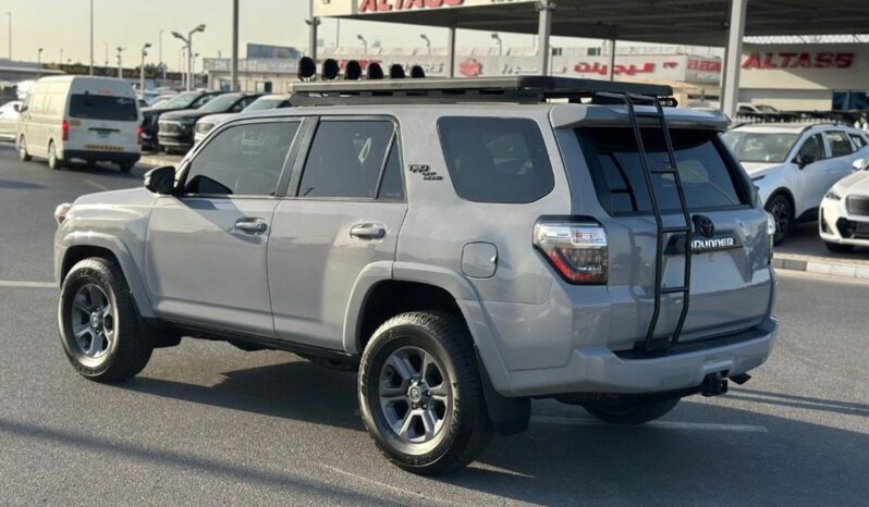 
								Toyota 4Runner TRD Off Road full									