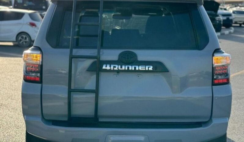 
								Toyota 4Runner TRD Off Road full									