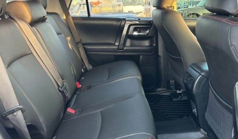 
								Toyota 4Runner TRD Off Road full									