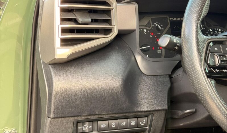 
								TOYOTA TUNDRA SR5 4×4 full									