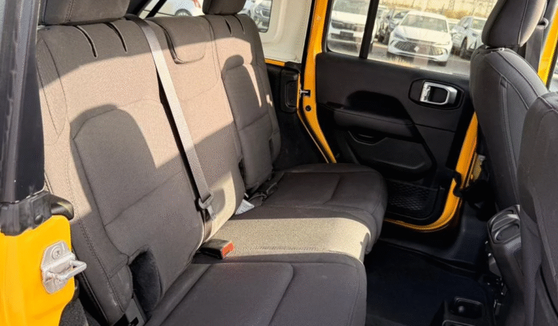 
								Jeep Wrangler Unlimited Sahara 3.6L full									