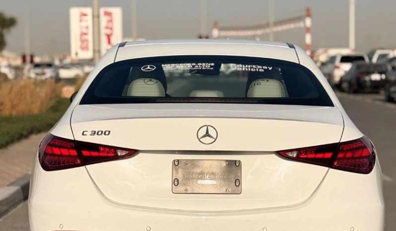 
								Mercedes-Benz C 300 2025 premium full									