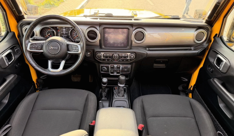 
								Jeep Wrangler Unlimited Sahara 3.6L full									
