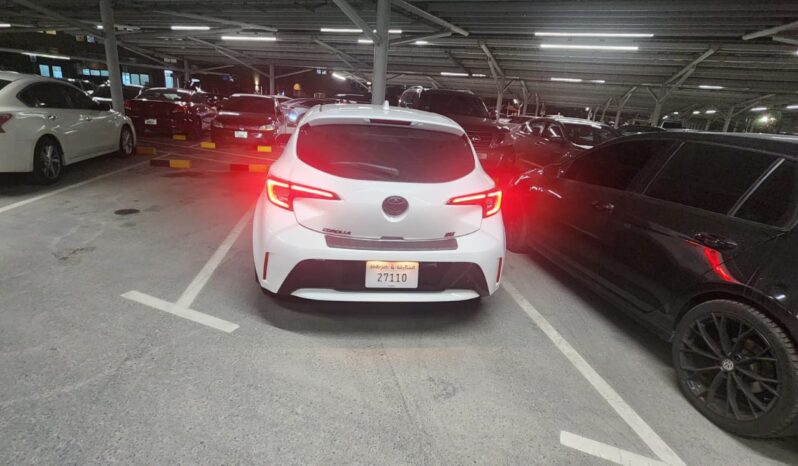 
								Toyota Corolla Se full									