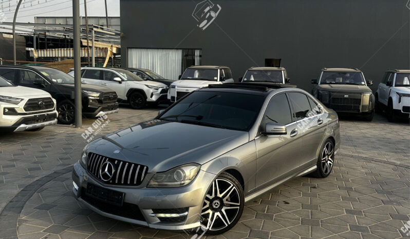 
								Used Mercedes C-Class full									