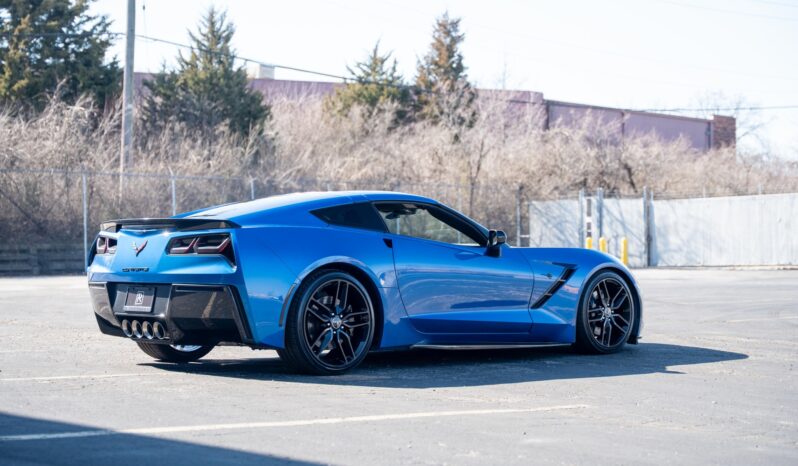 
								Chevrolet CORVETTE STINGRAY Z51 full									