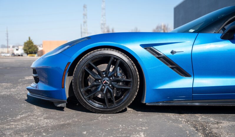 
								Chevrolet CORVETTE STINGRAY Z51 full									