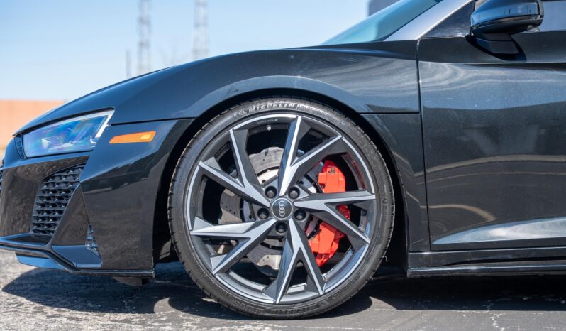 
								Audi R8 V10 SPYDER full									