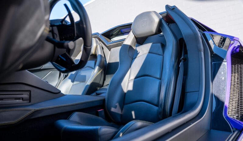 
								Lamborghini AVENTADOR LP 700-4 ROADSTER full									