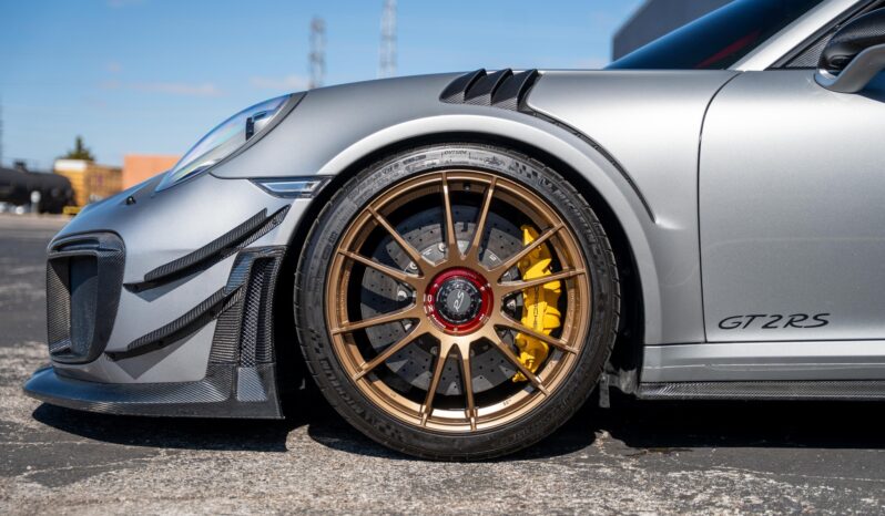 
								Porsche 911 GT2 RS full									