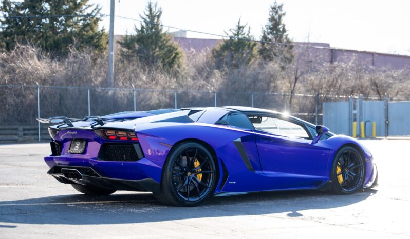 
								Lamborghini AVENTADOR LP 700-4 ROADSTER full									