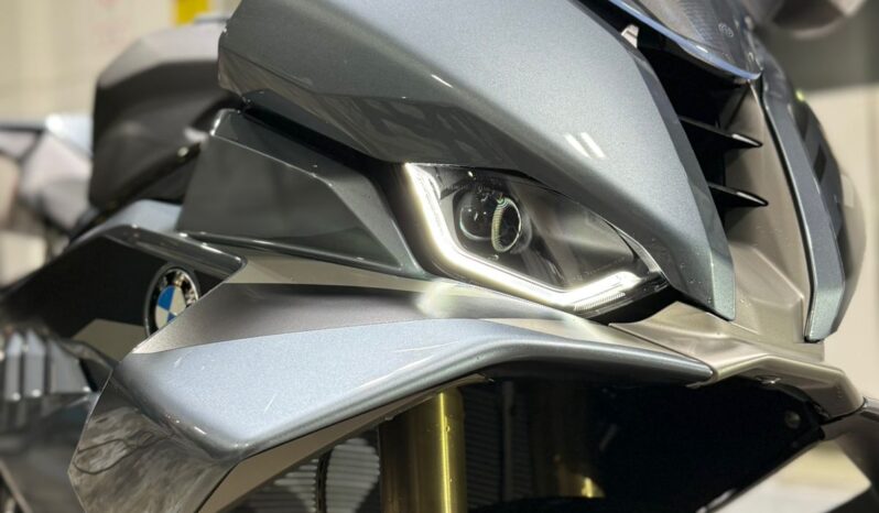 
								BMW S 1000 RR Full Option full									