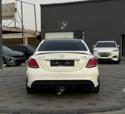 
										Used Mercedes-Benz C63 AMG full									