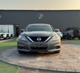 
										Used Nissan Altima full									