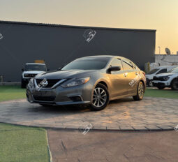 
										Used Nissan Altima full									