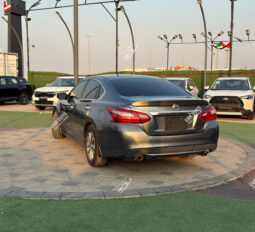 
										Used Nissan Altima full									