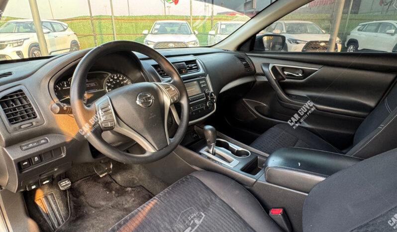 
								Used Nissan Altima full									