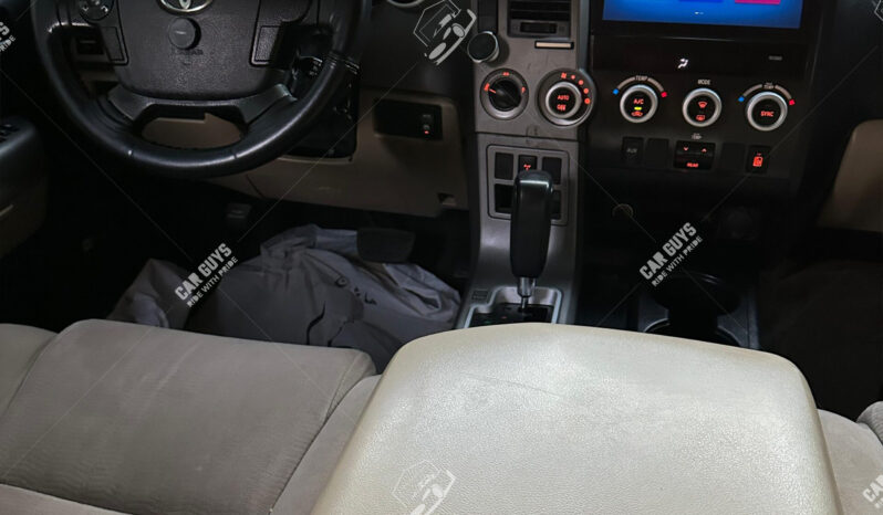 
								Used Toyota Sequoia SR5 V8 full									