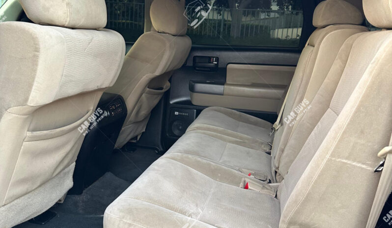 
								Used Toyota Sequoia SR5 V8 full									