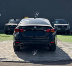 
										Used Nissan Altima full									