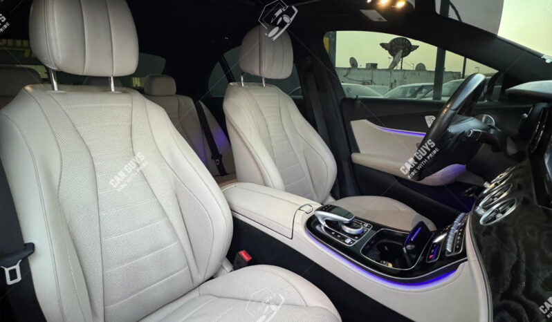 
								Used Mercedes-Benz E300 full									